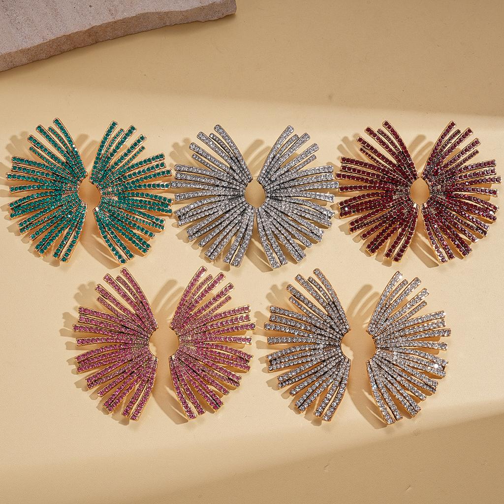 Boucles d'oreilles aiguille en acier géométriques exagérées style européen et américain serties de diamants boucles d'oreilles de luxe léger niche