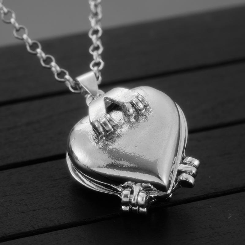 1PC Vintage  Golden Color Heart Shaped Pendant Can Be Placed on The Photo Necklace for Women Jewelry