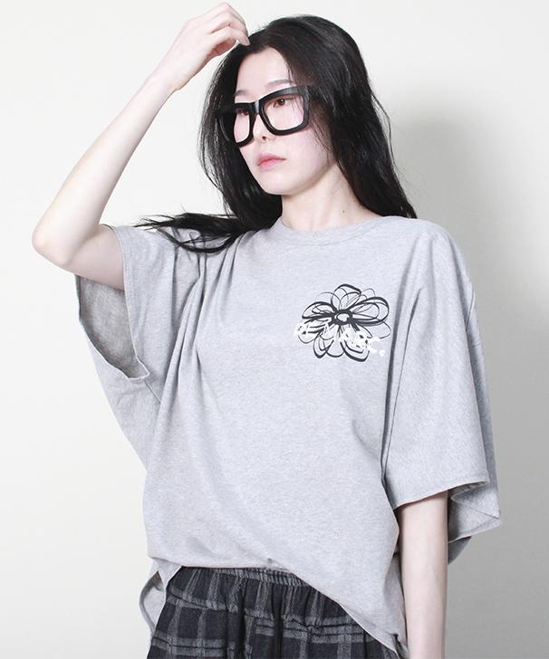 Deumakeu Medium Fit French Sleeve Chest Flower Short Sleeve T-Shirt Gray