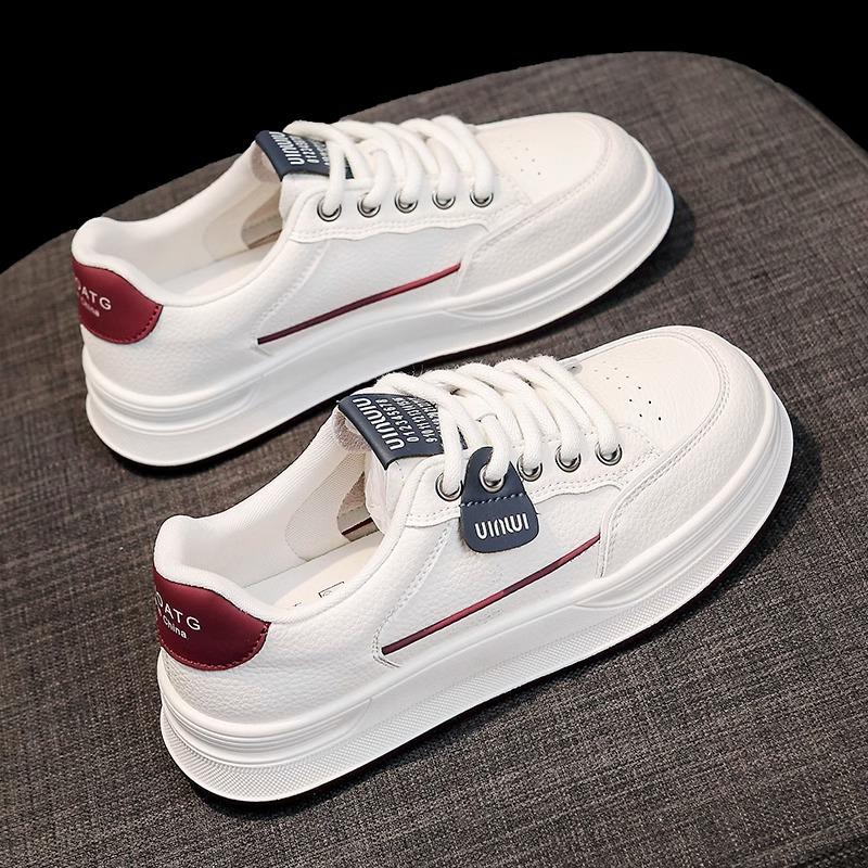 2025 new thick-soled little white shoes women's spring flat-soled fashion versatile explosion showing feet small casual sports board shoes