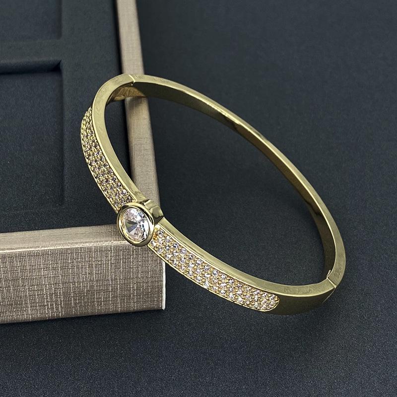 Round Zircon Bracelet: European and American Light Luxury Style, Versatile Half-Circle Design with Full Diamond Setting for Women.