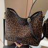 Retro Fashion Casual Bucket Bag Women's Autumn New Large-capacity Leopard Print Shoulder Bag High-value Underarm Bag