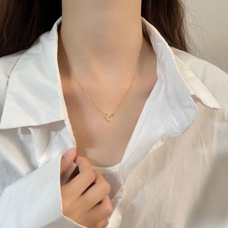 Yongcheng Heart-shaped Necklace Love Girl Fresh and Simple Temperament Fairy-like Clavicle Chain