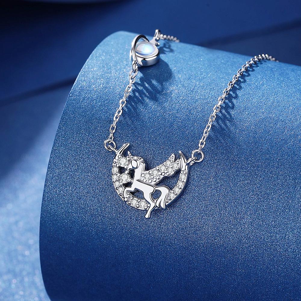 Elegant 925 Sterling Silver Unicorn Necklace with Shiny Zircon for Women – Exquisite Fashion Clavicle Chain.