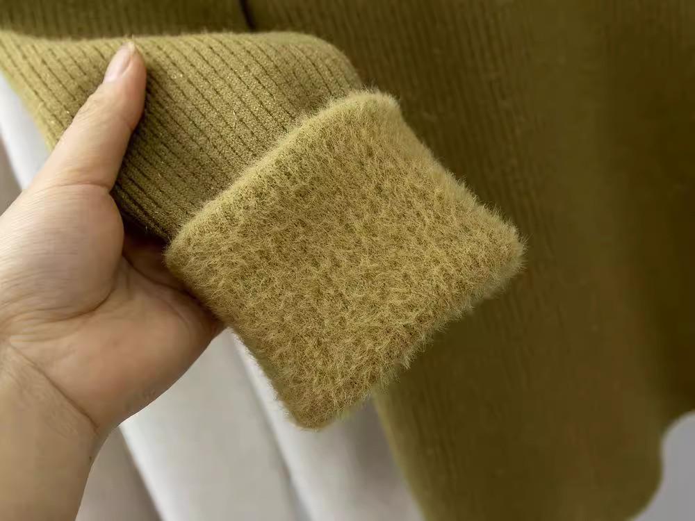 Women's Fleece-Lined One-Piece Sweater: Zip-Up Knitwear with Semi-High Neck for Autumn & Winter Layering.