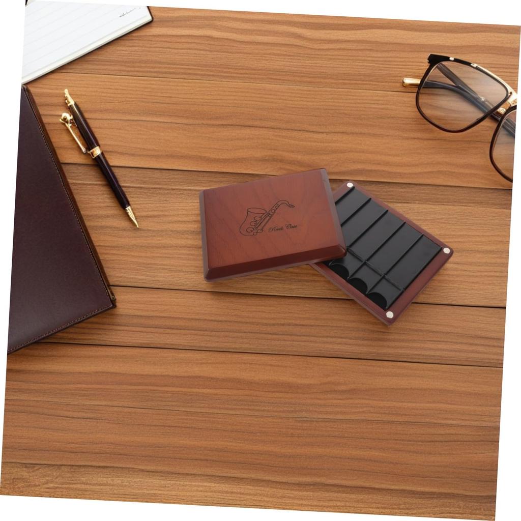 NUOLUX Alto Saxophone Reed Case, Water-Resistant, Scratch-Resistant, Wear-Resistant, Universal Fit for Oboe and Clarinet, Sleek Wood Grain Finish,