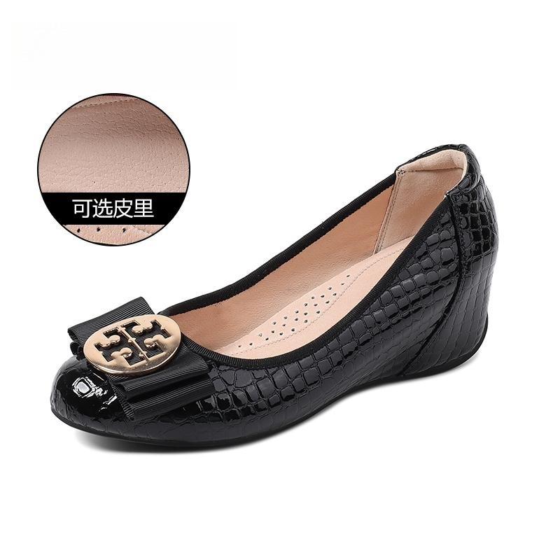 2025 Spring and Autumn New Slope Heel Thick Sole Inner Height Increase Women's Shoes Shallow Mouth Patent Leather Single Shoes Women's Soft Sole Heig