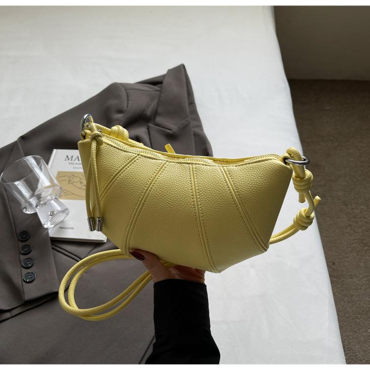 

Круассан женский мессенджер 2025 новый нишевый дизайн текстура мягкая модная сумка-пельмень сумка для мобильного телефона универсальная маленькая сумка жёлтый