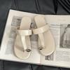 Set of toe flip-flops women's summer wear fashion 2025 flat bottom clip toe Internet celebrity sandals sandals beach shoes tide