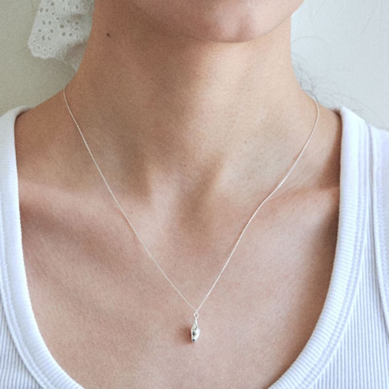 

Soorium BUD NECKLACE SILVER