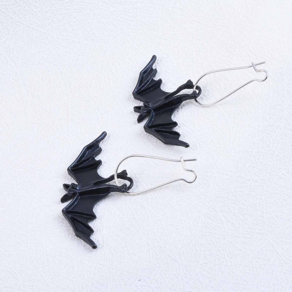 Retro Bat Earrings Creative Simulated Animal Pendant Gothic Decor Halloween Earrings  Festival