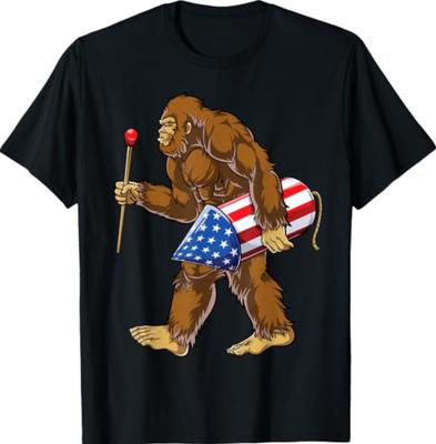 Bigfoot Fireworks 4th of July Men Sasquatch American Flag US T-Shirt