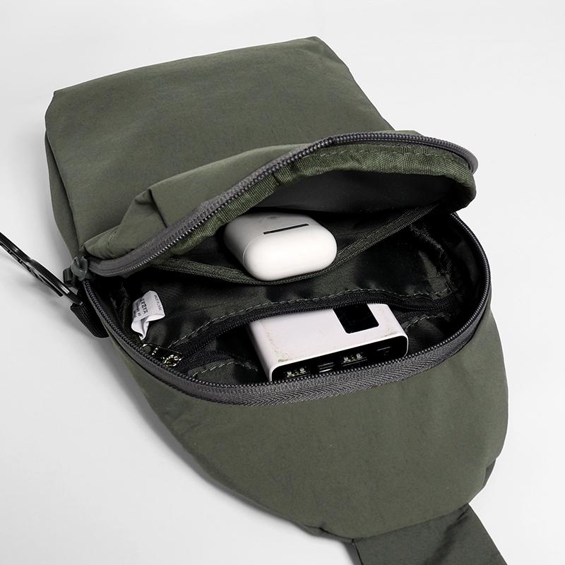 Outdoor Chest Bag Lightweight Large Capacity Shoulder Bag Commuter Crossbody Bag