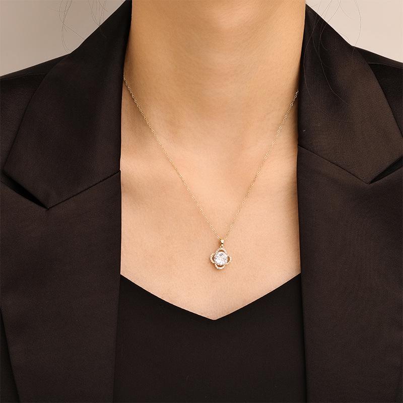 Korean Style Four-Leaf Clover Zircon Pendant Copper Necklace for Women