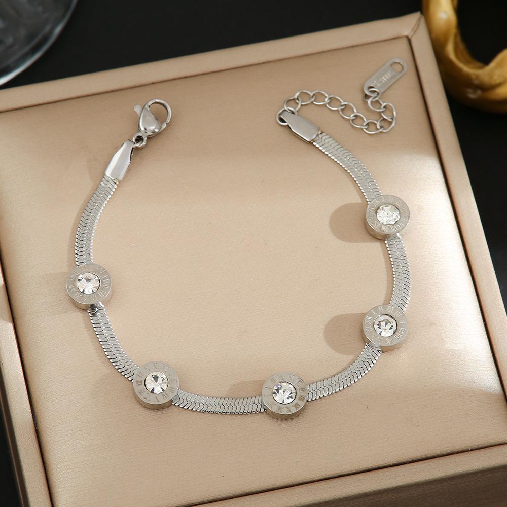Colorfast Korean-Japanese Titanium Steel Women's Bracelet - Versatile, Fashionable Hand Jewelry.