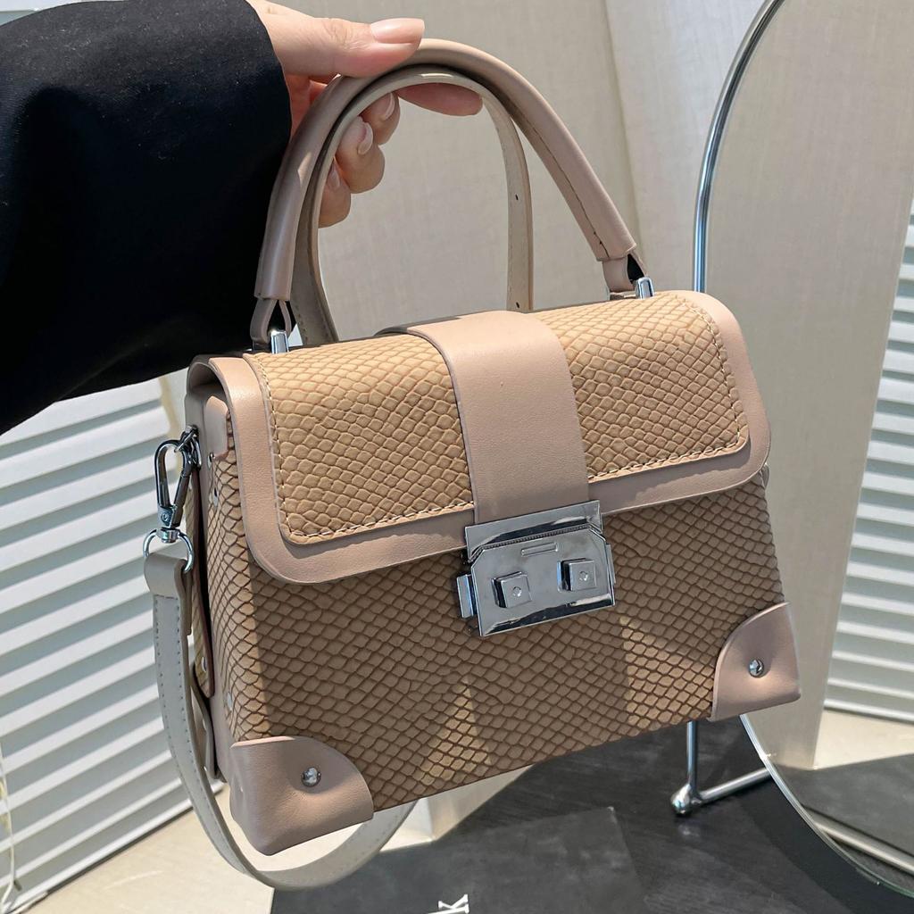 Korean Version Messenger Bag Fashion Handbag 2025 Summer New Niche Personalized Small Square Bag Casual Cute Shoulder Bag