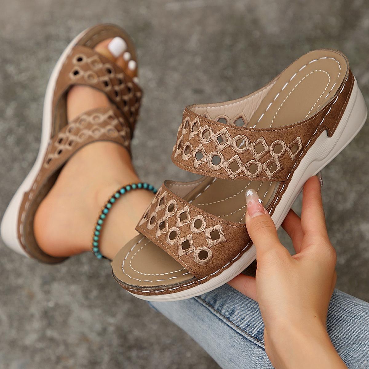 

New foreign trade summer women s slope heel thick-soled slippers large size thick-soled heightening casual slippers women s shoes 43 верблюд