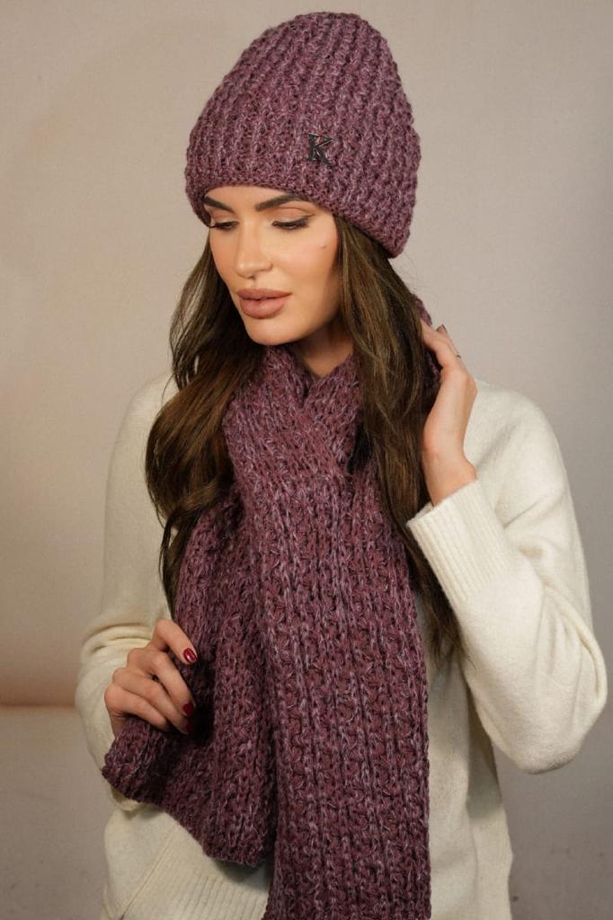 Winter Set Hat with Scarf Color Burgundy Kamea - Cosmos