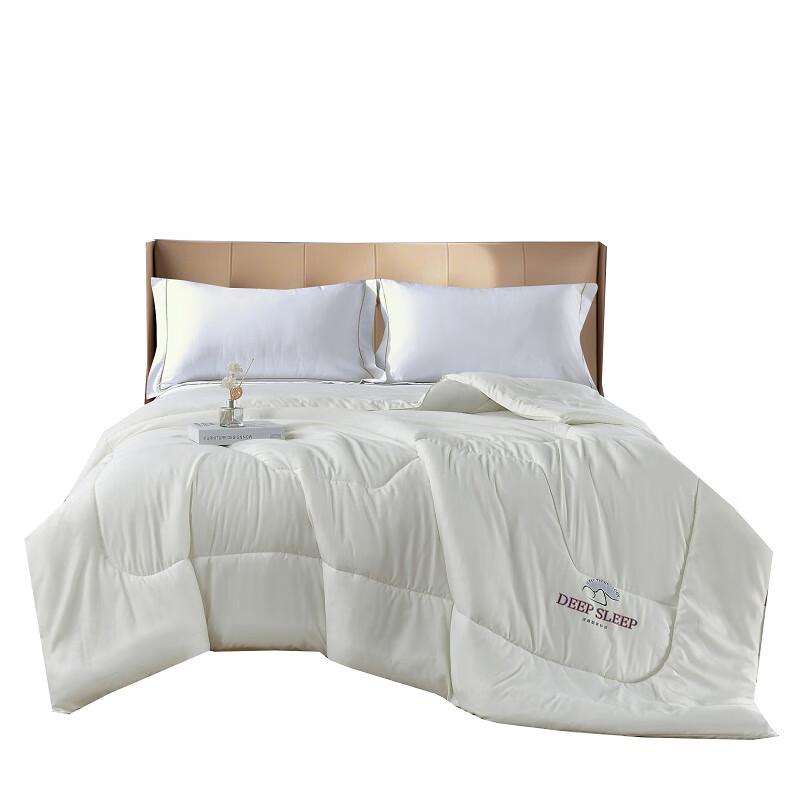 Playboy Fast-Heat All-Season Duvet