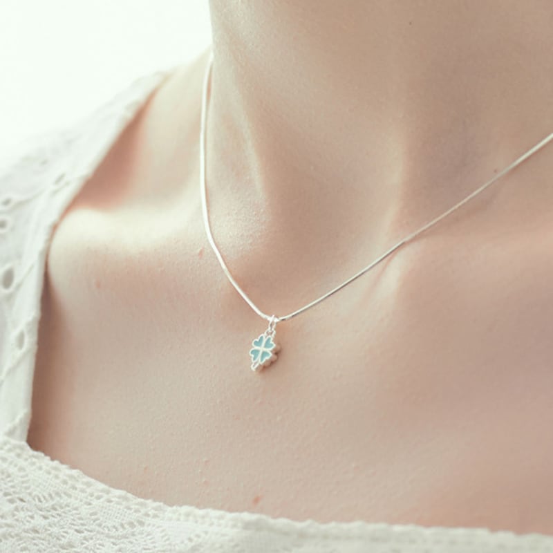 

Charmy silver mint clover-necklace Silver