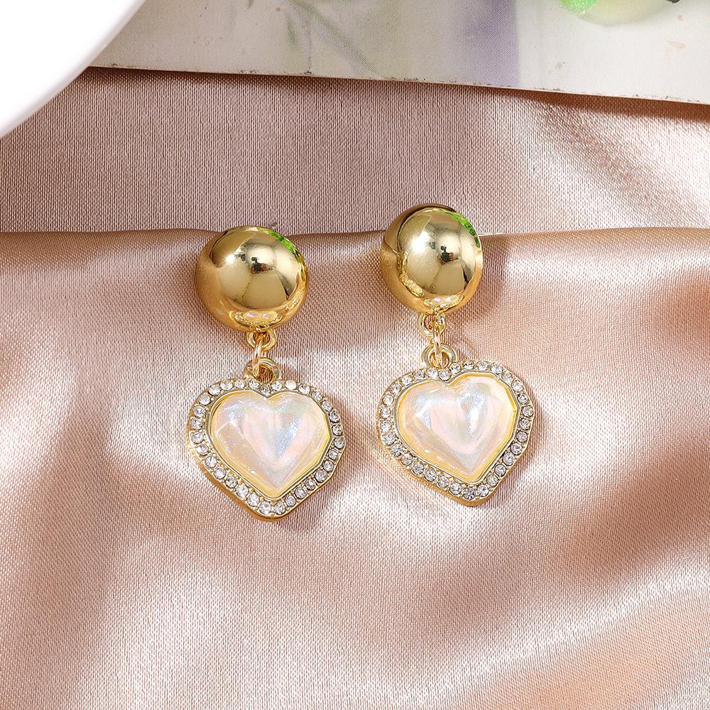 Fashion Gold Color Love Heart Earrings for Women Girls Crystal Stud Earrings Party Holiday Jewelry Gifts