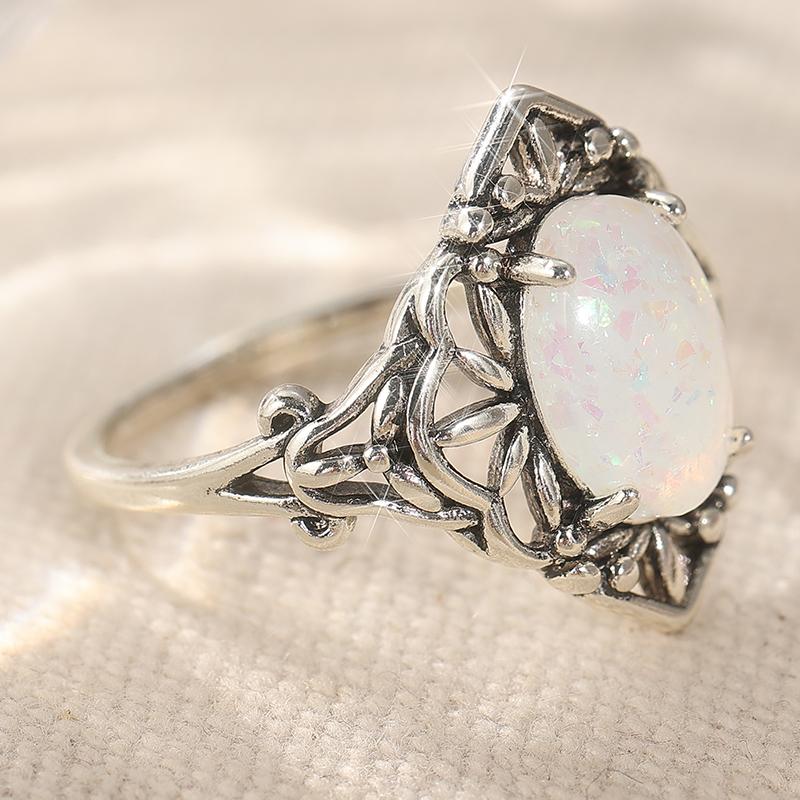 Vintage Inlaid Faux Opal Women's Ring Dazzling CopperColor Hand Carving Hollow Daily Wear Party Jewelry Anniversary Gift