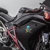 G172 módní personalizovaná nálepka Pirátská lebka pro motocykly, SUV vodotěsný kryt škrábanec vinylová nálepka, 15cm*16cm