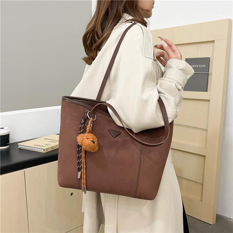 

Tote bag women s 2025 new large-capacity commuter bag winter casual versatile shoulder bag college student class bag 36*12*26