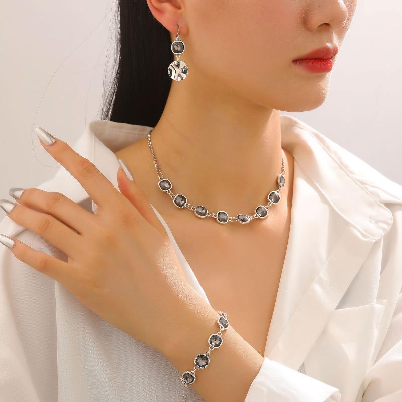 Fashionable Square Black Diamond Necklace Set Simple Geometric Inlay Splice Earrings Bracelet Necklace Jewelry Accessories Gifts