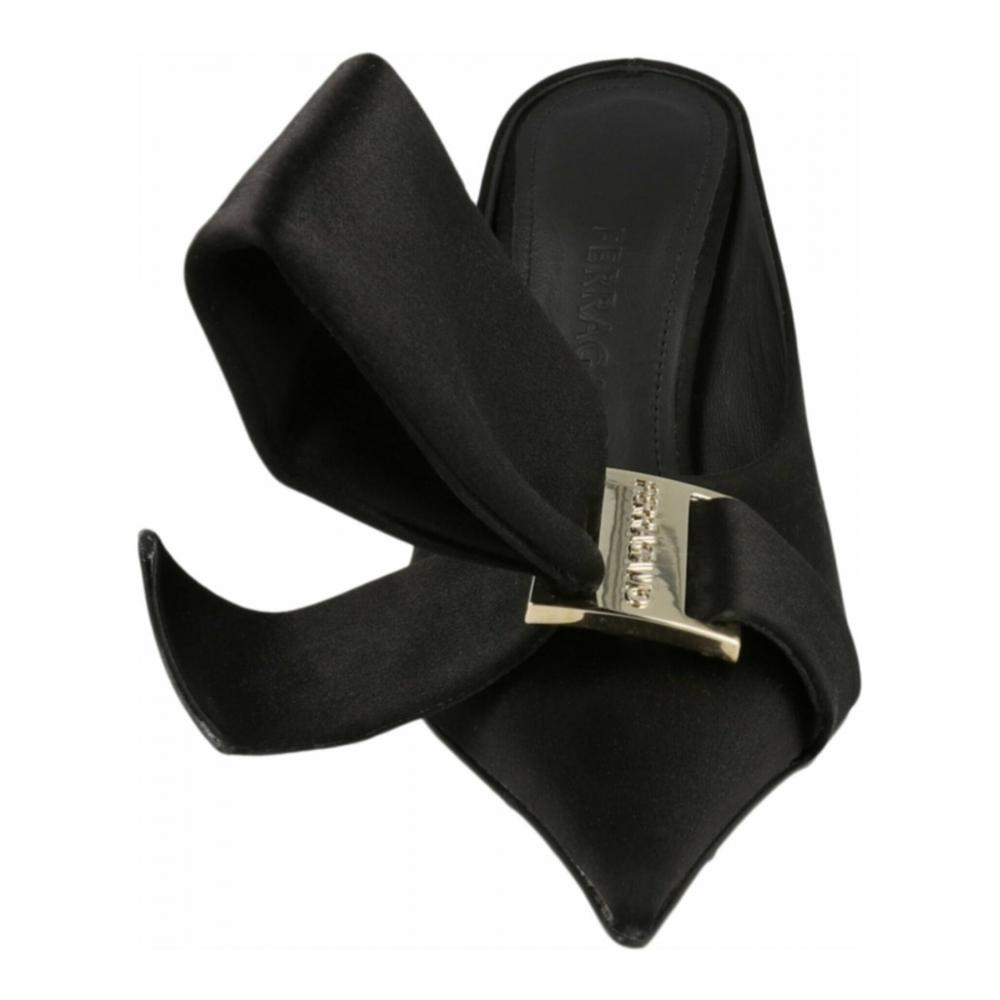 Salvatore Ferragamo Emii 85 Mules Black