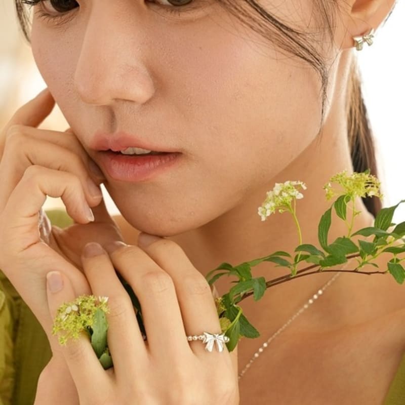 BELLOOGGI Heart Ribbon Ring