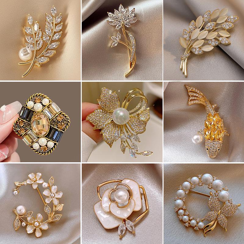 Elegant Alloy Brooch: Premium Niche Women's Versatile Corsage for Coats and Suits
