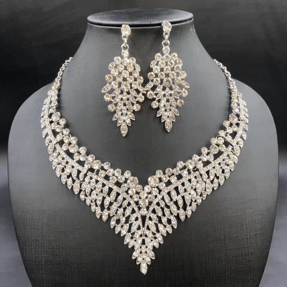 European and American fashion temperament bridal dinner dress necklace generous exaggerated collarbone chain earrings set jewelry