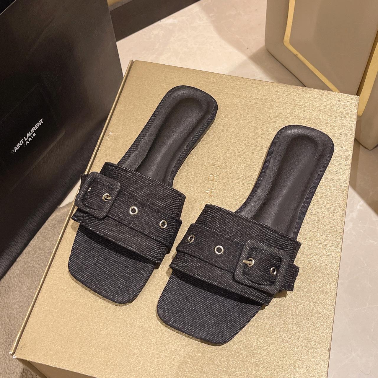

2025 European and American summer new fashion square buckle flat-bottomed slippers women s Ins flat-bottomed open-toe slippers 43 чорний