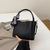 Minimalist Pu Leather Bucket Bag Solid Color Women 's Handbag Temperament Crossbody Bag  Portable