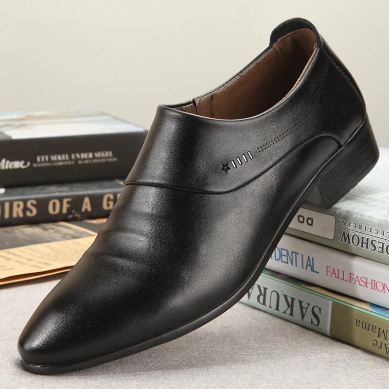 Frühling und Herbst Neue Luxus Herren Freizeitschuhe Business Formal Jugend Koreanische Edition Britische Lederschuhe Zapatos para hombres