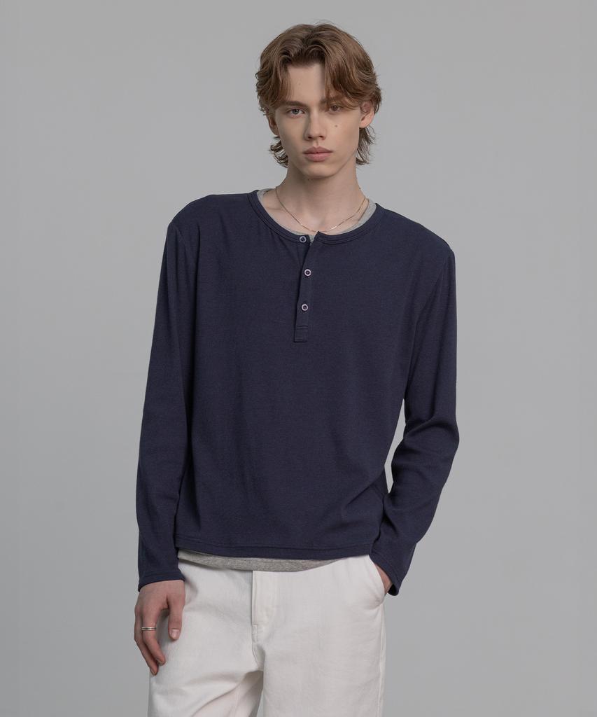 DECOROSO Easy Layered Henley Neck Long Sleeve T-Shirt [Navy]