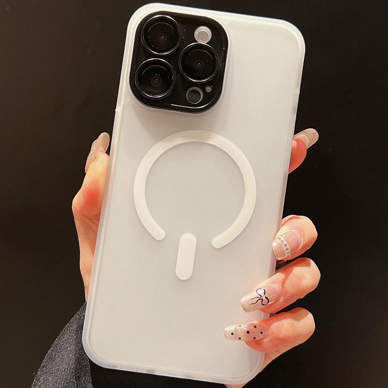 Magnetic Skin-Feel Phone Case for iPhone 17 Pro Max, Compatible with Apple 16/15/14/13, Frosted and Semi-Transparent Design.