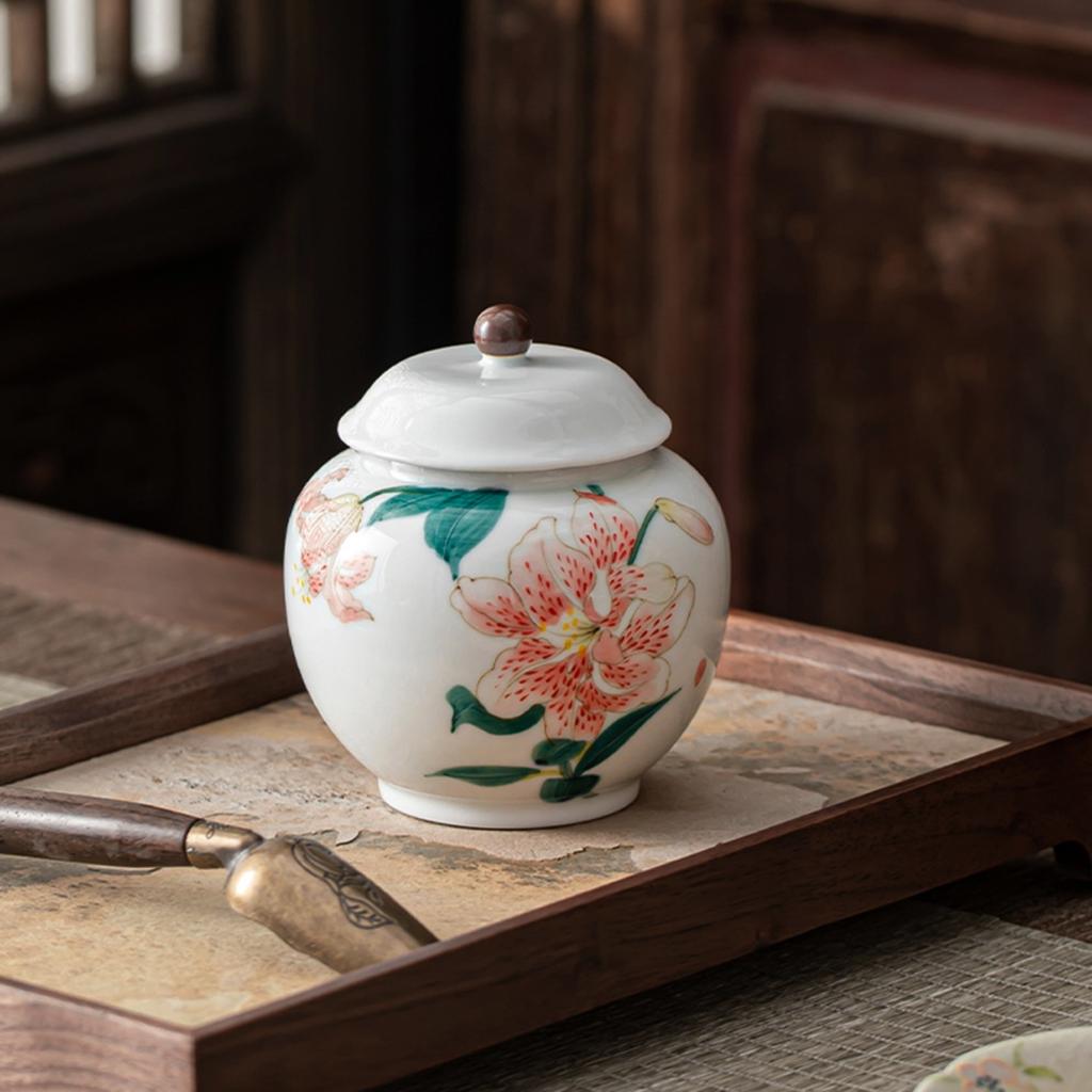 Creative Painted Flower Fish Porcelain Storage Jar Portable Sealed Tea Canister Candy Food Storage Container Decorative Jar Home