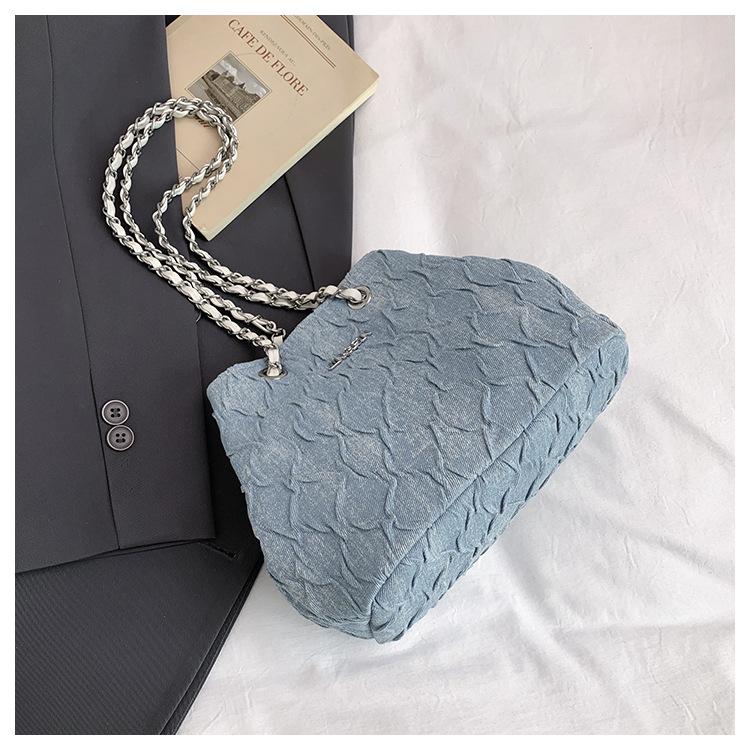 

Сумка-тоут премиум-класса женская 2025 новая джинсовая модная сумка-тоут большой вместимости с цепочкой для поездок на работу, на плечо, сумка-мессенджер синий