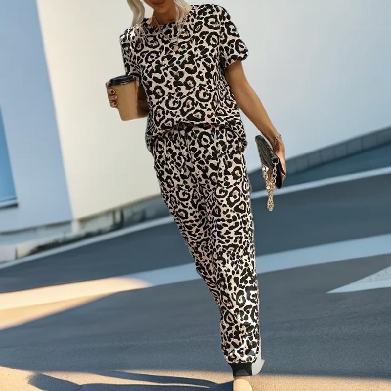 Tooxika Nou Ocazional Costum Imprimat Leopard Top Femeie Maneca Scurta Si Pantaloni Costum din doua piese