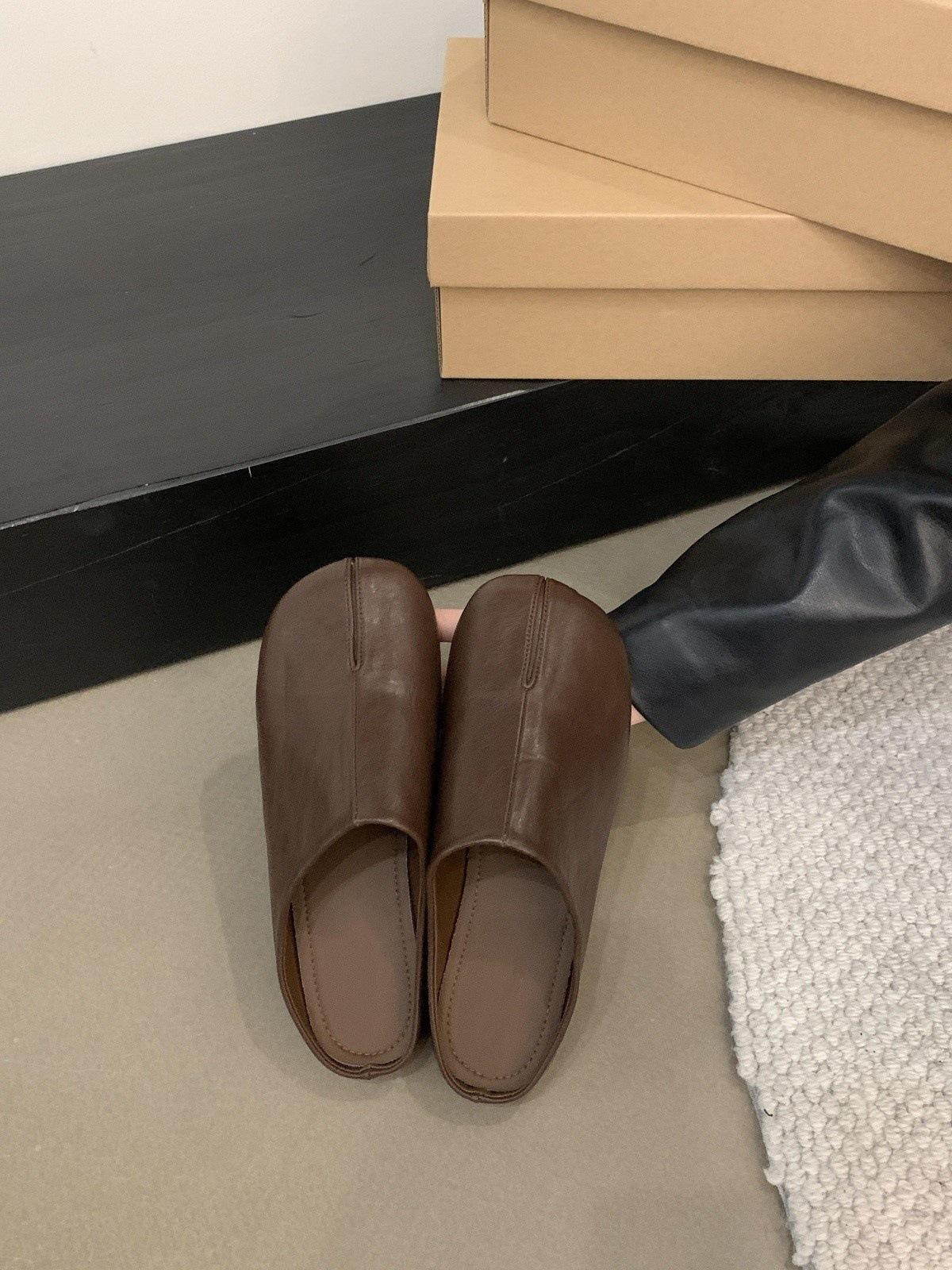 

Ретро черные ленивые мокасины одинарные туфли женские туфли 2025 новая осенняя корейская версия однопедальная сумка головные и полутапочки 40 темно-коричневого