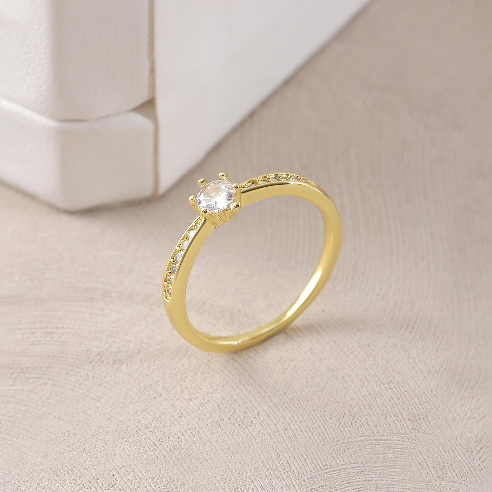 

Smooth-edged Heart-shaped Diamond Ring with Micro-set Zirconia, Open Design, Fashionable and Versatile. RC06-1