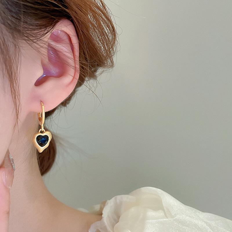 Dripping Metal Wind Love Ear Buckle Earrings Fashion French Temperament Geometric Earrings