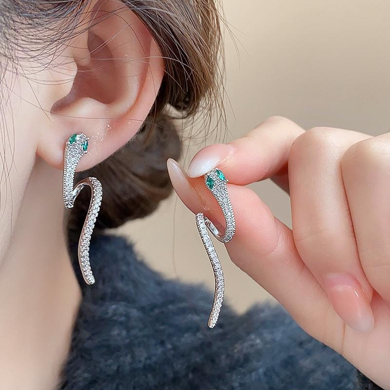 

Серьги-кисточки «Серебряная игла» - Модные длинные висячие серьги в изысканном стиле