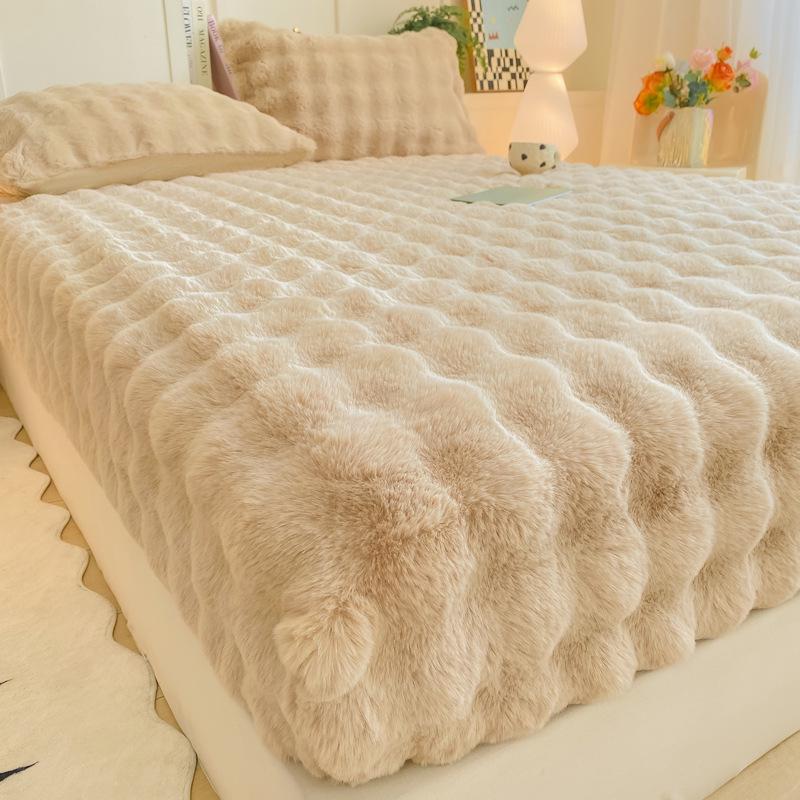 Coral Velvet Bubble Milk Fitted Sheet: Thick Winter Mattress Protector