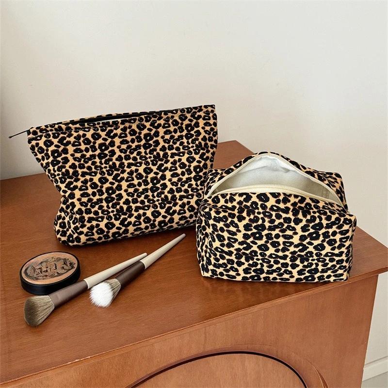 Autumn and Winter Leopard Print Makeup Bag Large Capacity Toiletry Bag Women's Makeup Pouch Travel Cosmetic Organizer Bag