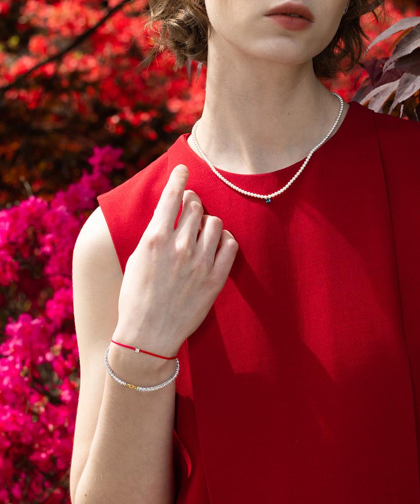 Begins Larin Asher Thread Bracelet Red Pink