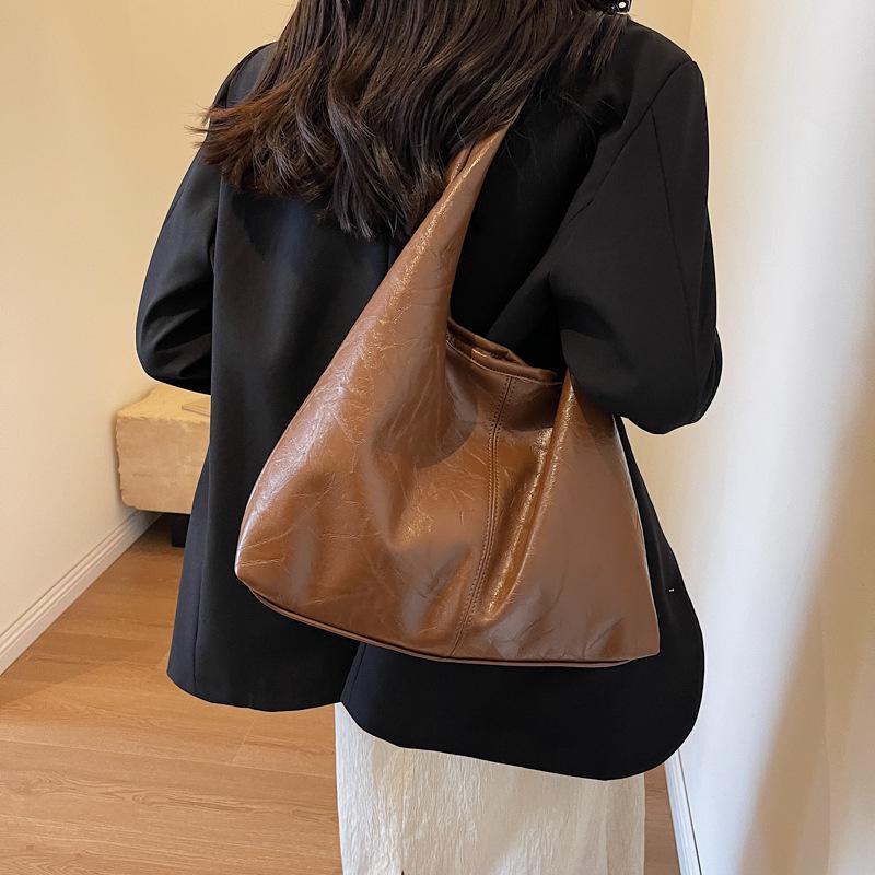 Soft PU Leather Shoulder Bag for Women Wedding Totes All-match Commuter Underarm Bag Fashion Large Capacity Handbag