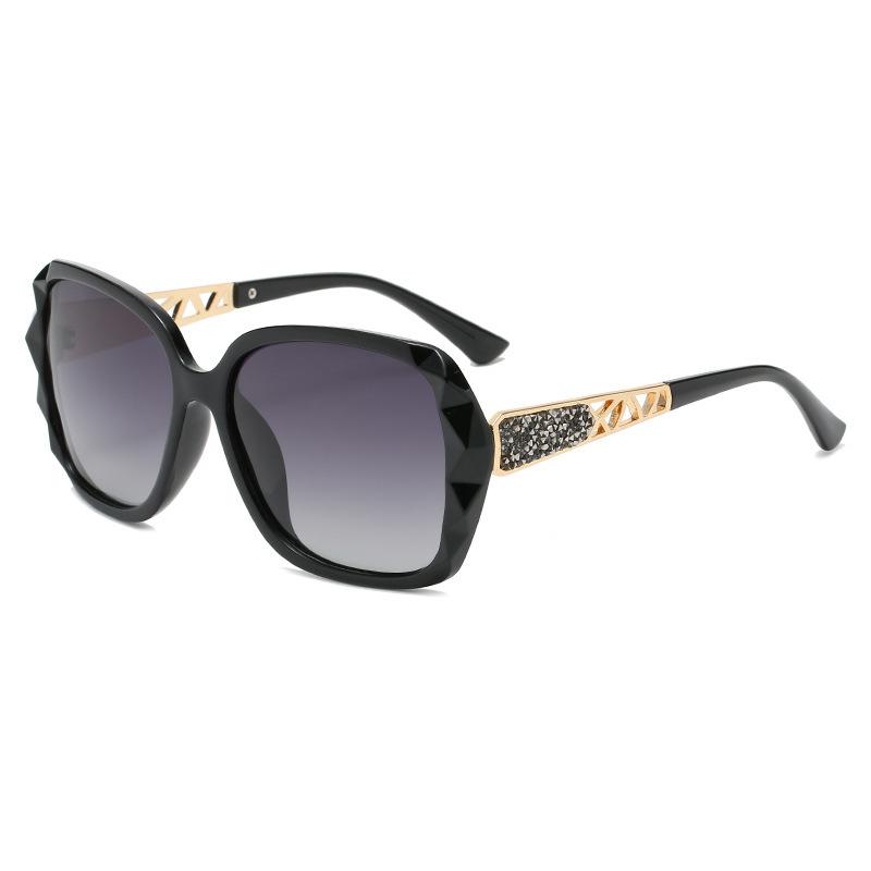 

New Ladies Sunglasses With High Sense And Diamond-Encrusted Sunglasses Protect Against Ultraviolet Rays In Summer.